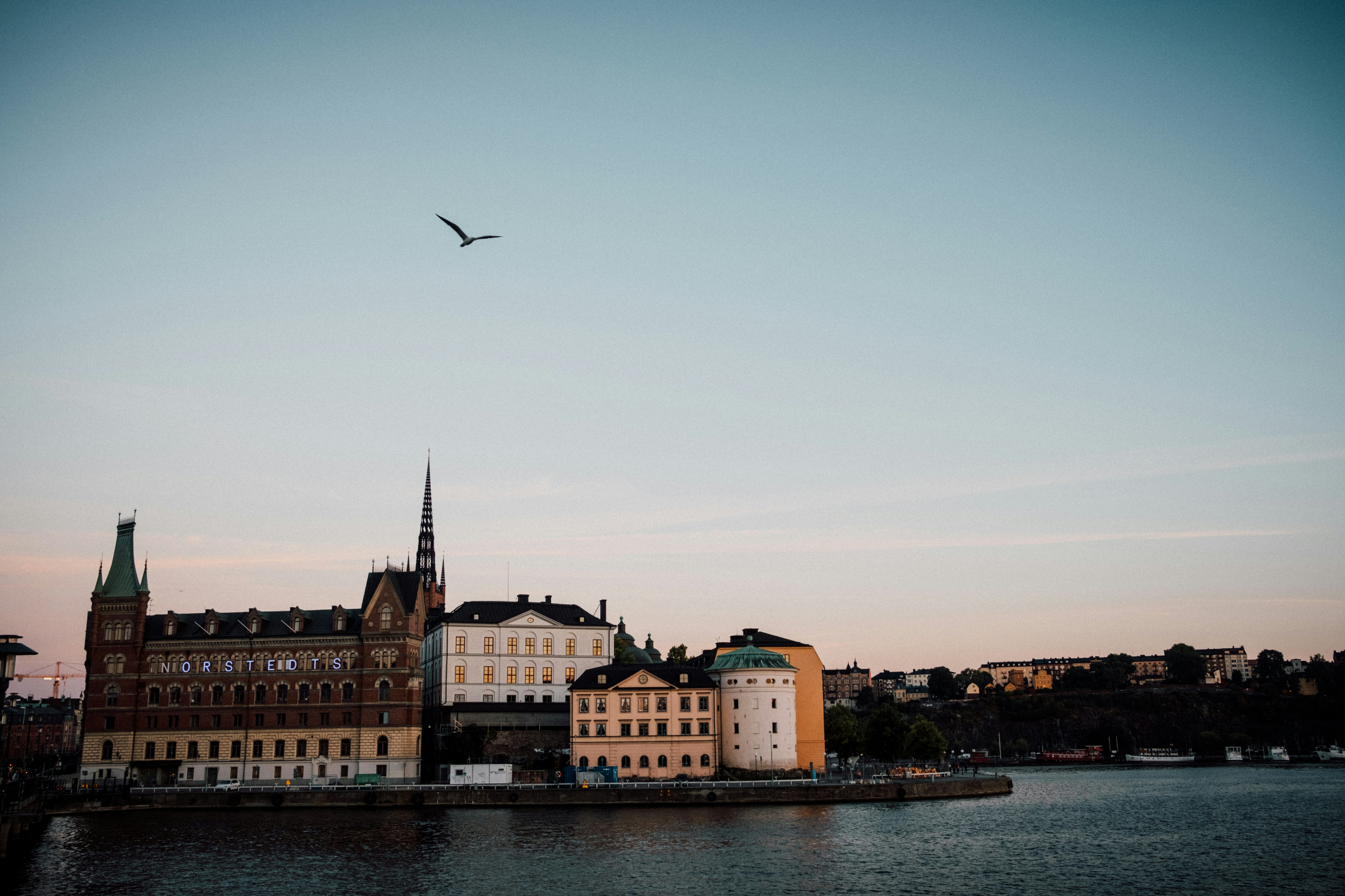 Stockholm — utsikt över stadens tak och vatten
